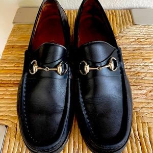 Mens Gucci loafers with horse bit detail. Size 8D